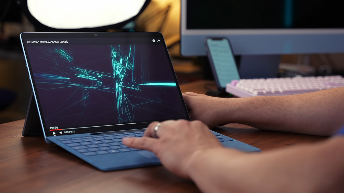 Đánh giá Surface Pro 11: Microsoft chưa từng tạo ra một chiếc Surface nào hoàn hảo như thế 41 danh gia surface 11 26 Đánh giá Surface Pro 11: Microsoft chưa từng tạo ra một chiếc Surface nào hoàn hảo như thế