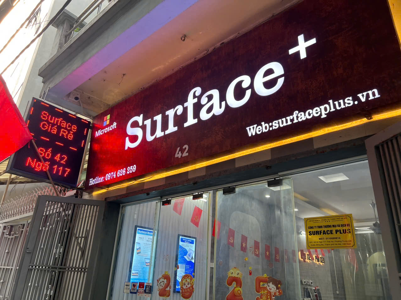 cua hang surface plus 42 ngox 117 thai ha Surface Laptop 8 15″ Snapdragon X2 Elite RAM 16GB SSD 1TB - Mới